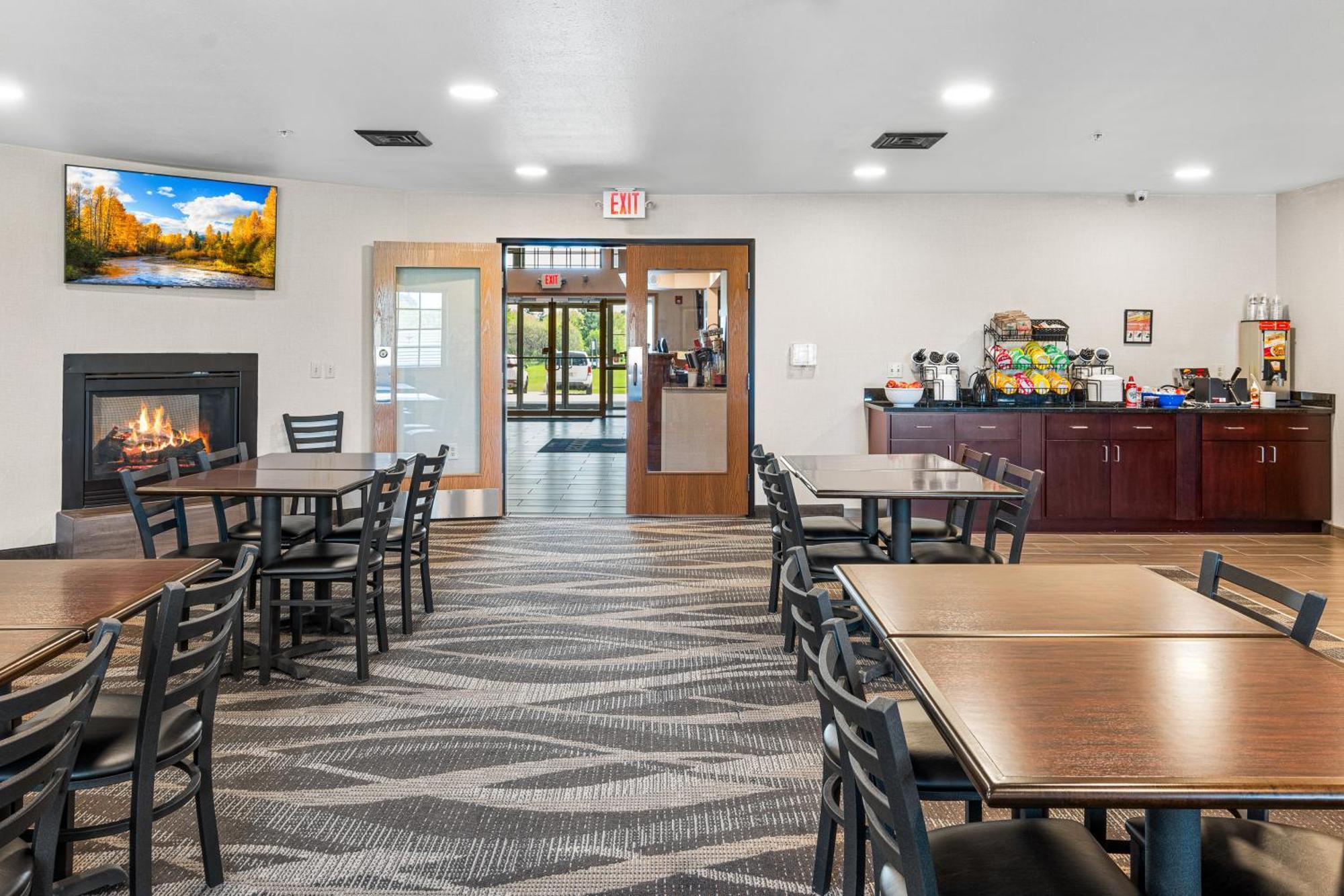 Boarders Inn & Suites By Cobblestone Hotels - Shawano エクステリア 写真