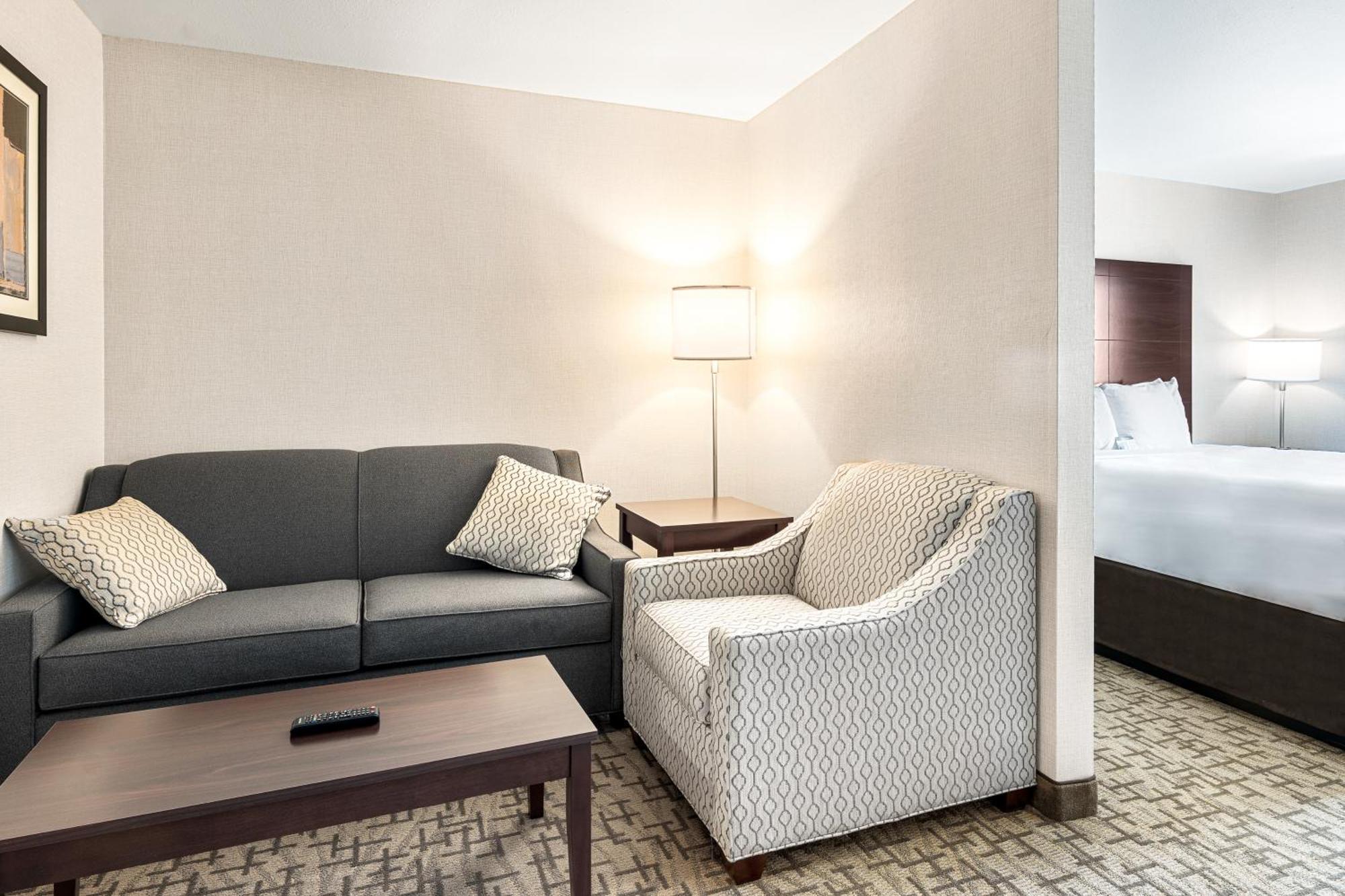 Boarders Inn & Suites By Cobblestone Hotels - Shawano エクステリア 写真