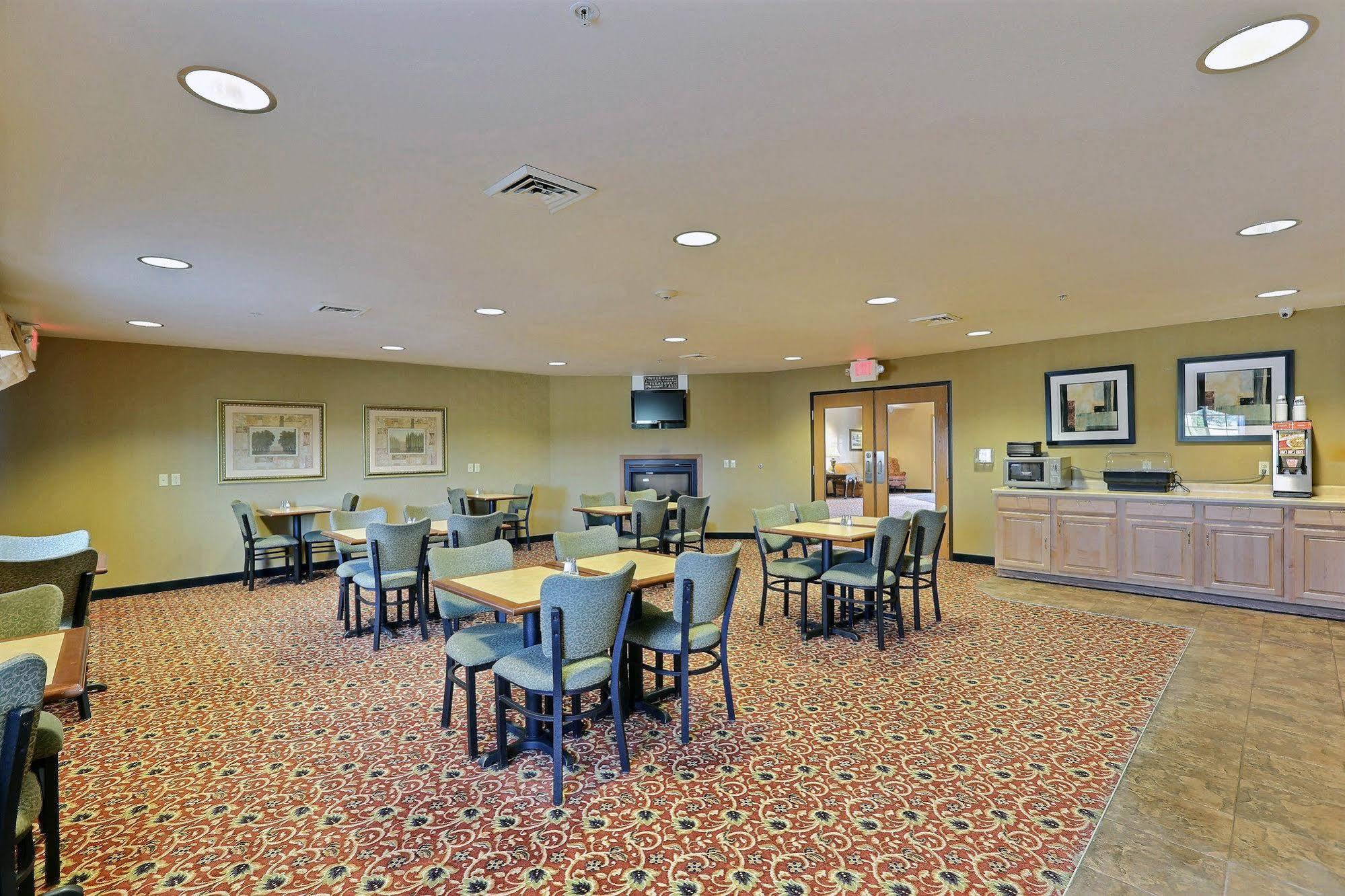 Boarders Inn & Suites By Cobblestone Hotels - Shawano エクステリア 写真