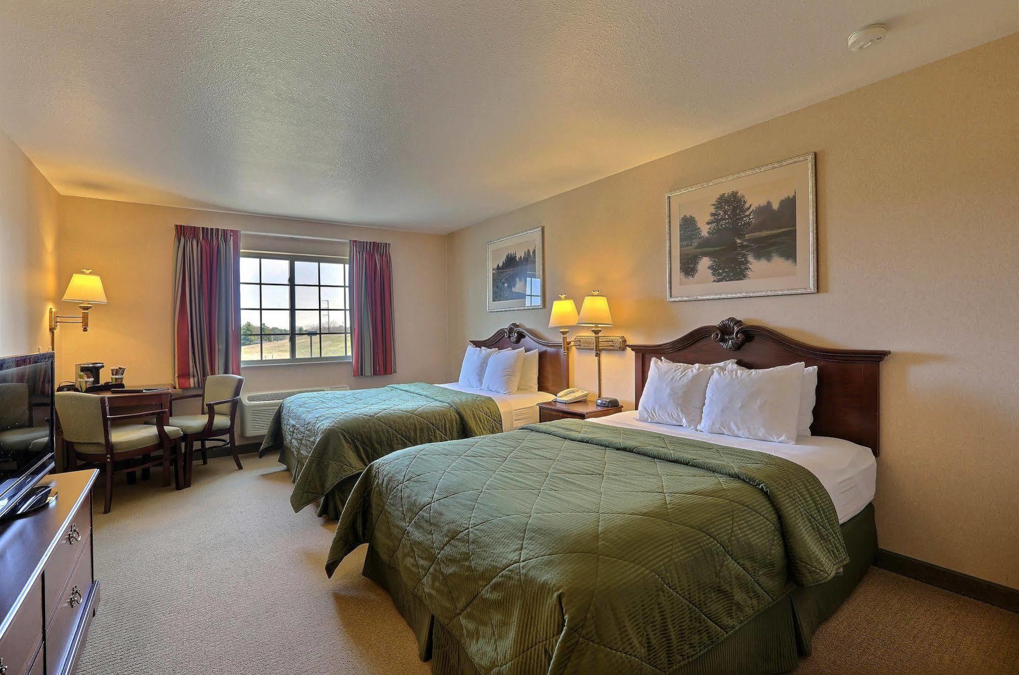 Boarders Inn & Suites By Cobblestone Hotels - Shawano エクステリア 写真